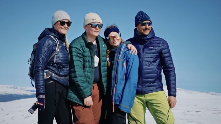 Ingrid Alexandra de Noruega con sus padres y su hermana en la nieve