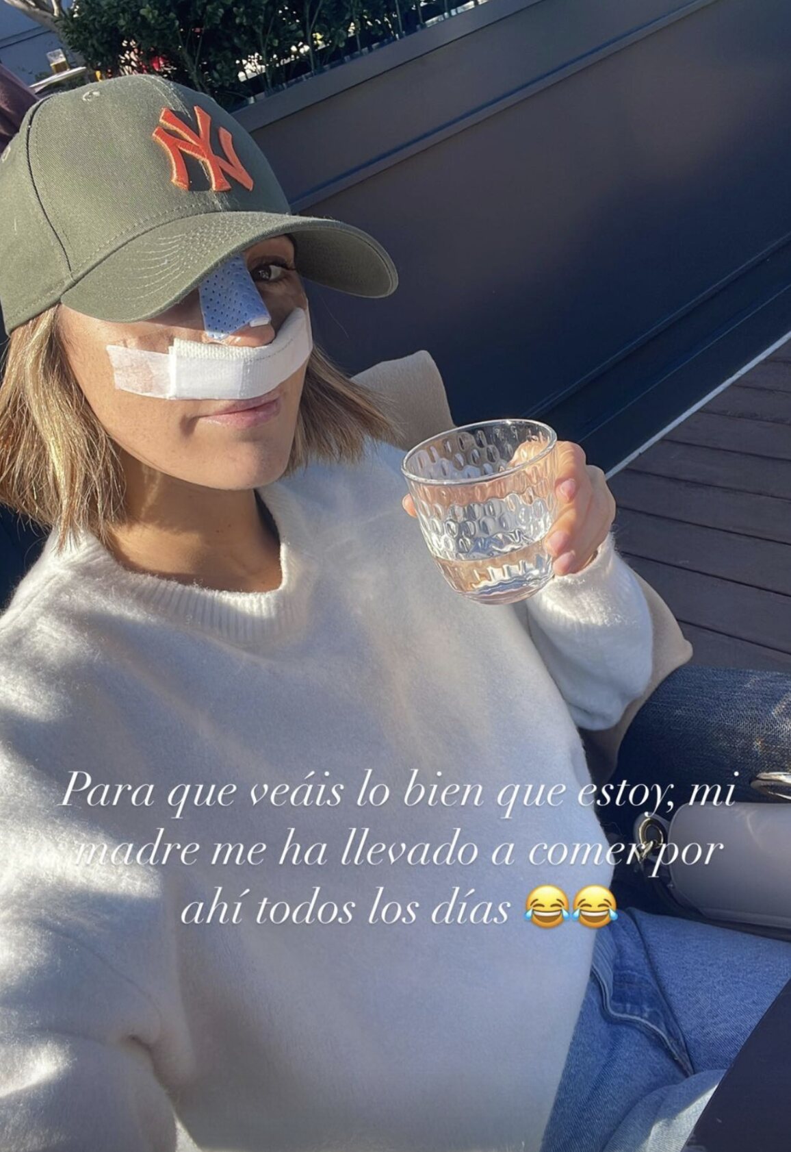 Anna Ferrer sale a comer tras su rinoplastia/ Foto: Instagram