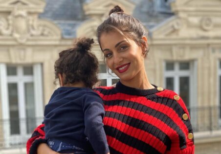 Hiba Abouk con su hijo Amín/ Foto: Instagram