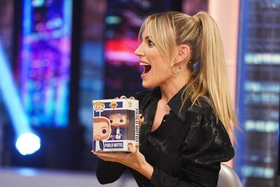 Edurne, emocionada con el Funko de Pablo Motos/ Foto: Antena 3