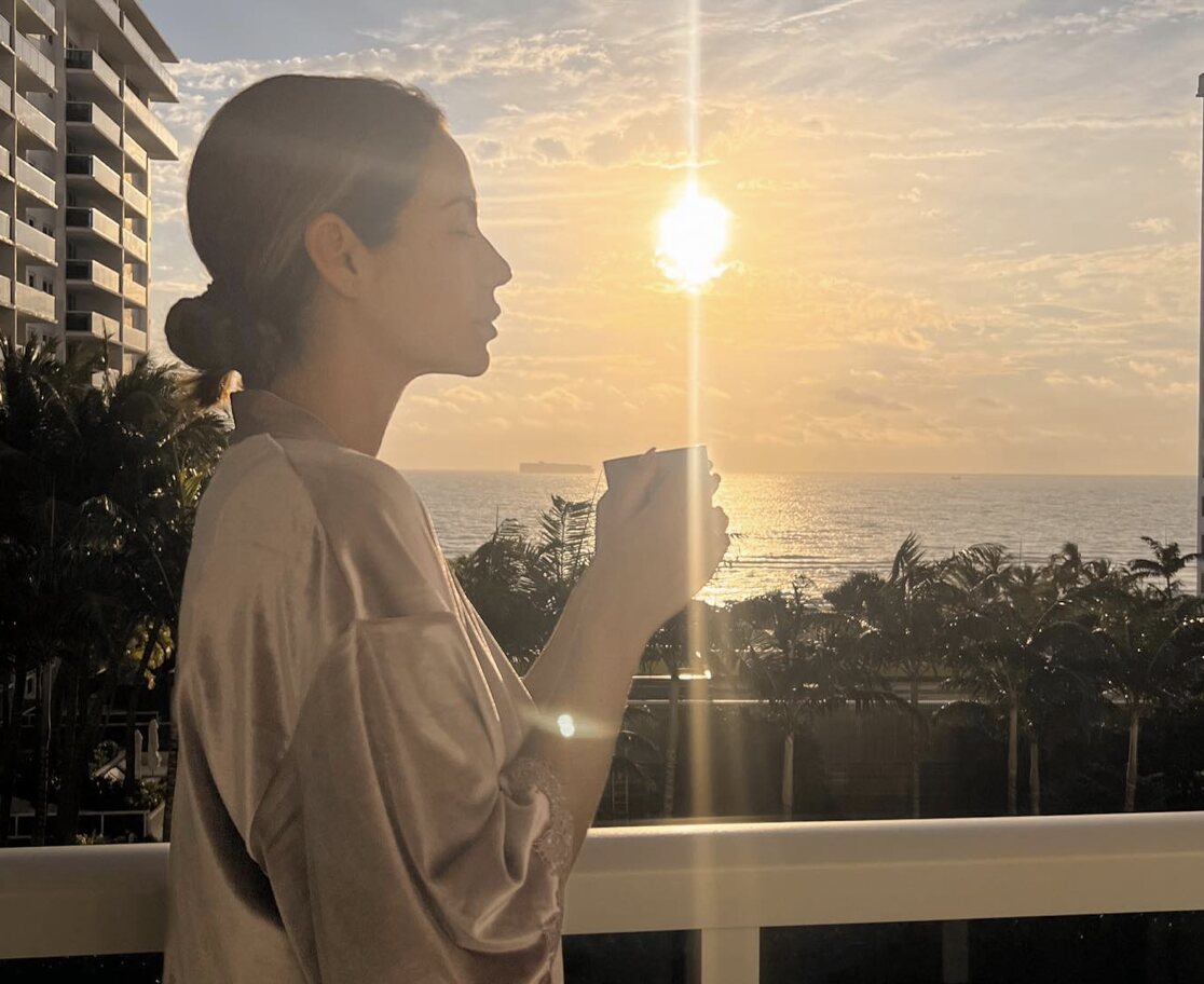 Tamara Gorro viendo una puesta de sol/ Foto: Instagram