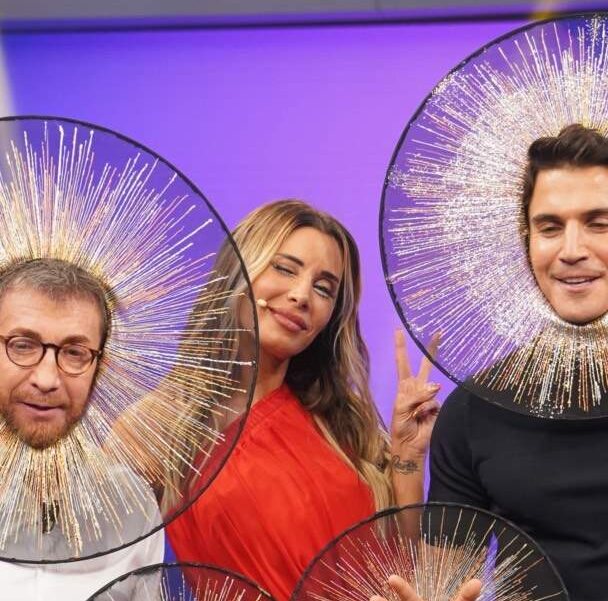 Pilar Rubio con Pablo Motos y Álex González en 'El Hormiguero'/ Foto: Antena 3