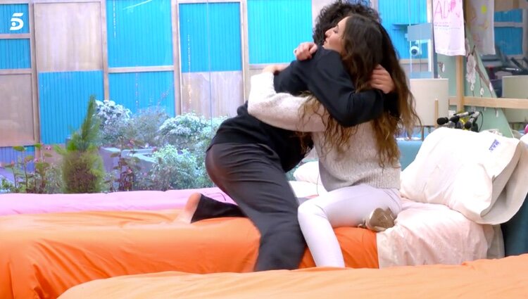 'Secret Story 2' abrazo entre Carmen y Rafa / Foto: Telcinco.es