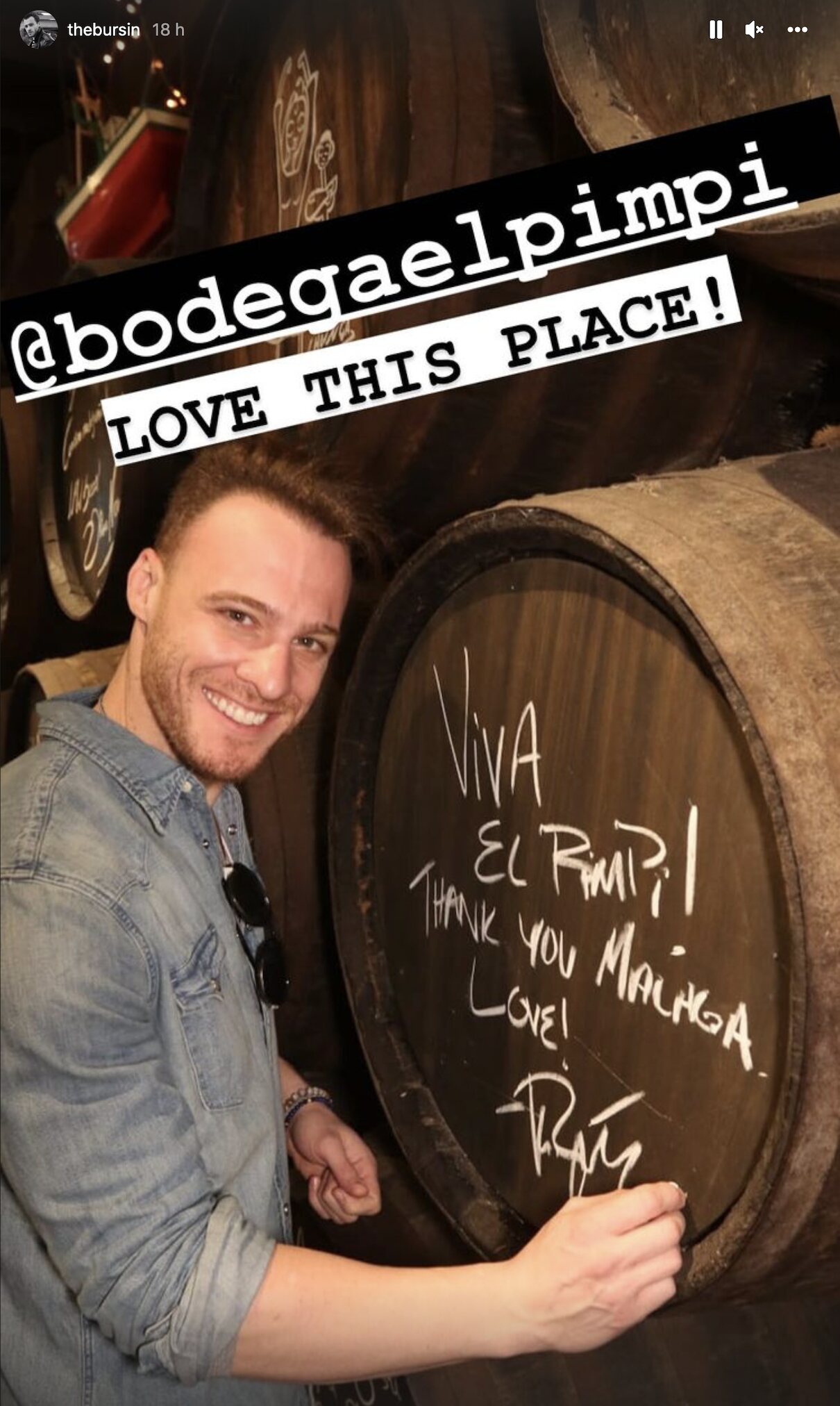 Kerem Bürsin en la bodega El Pimpi/ Foto: Instagram