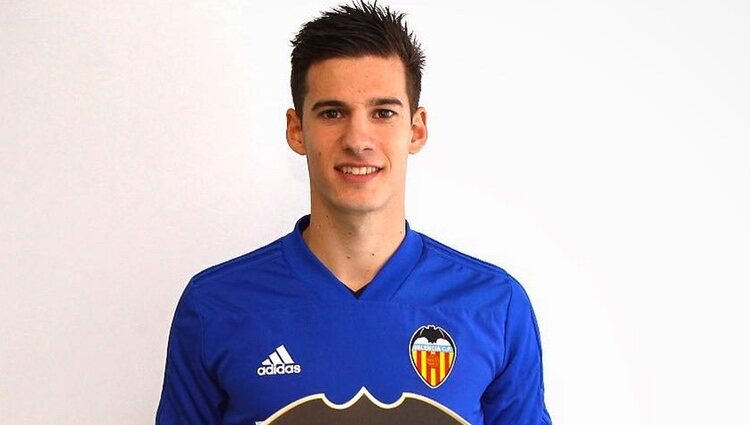 Santi Mina posando / Foto: Instagram