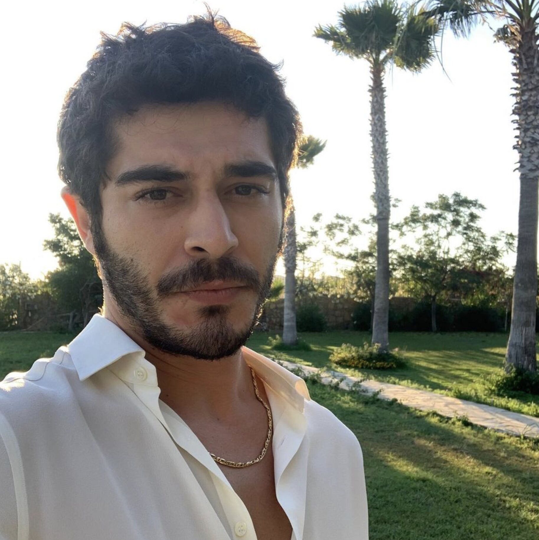 Burak Deniz posando/ Foto: Instagram