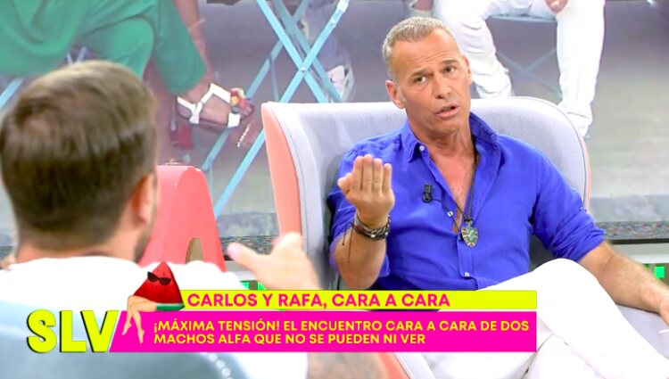 Carlos Lozano peleando con Rafa Mora