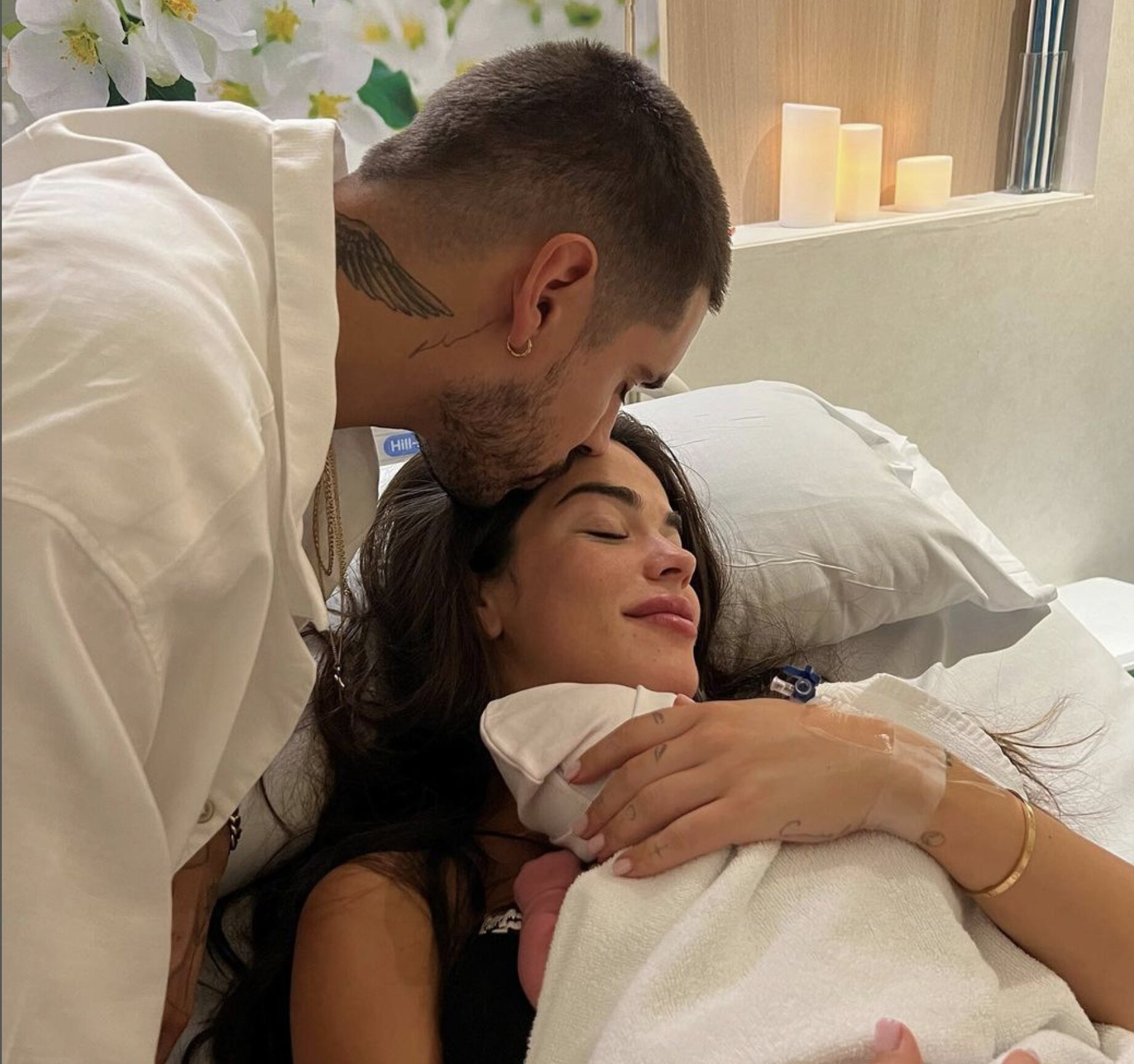 Violeta Mangriñán y Fabio Colloricchio con su hija recién nacida/ Foto: Instagram