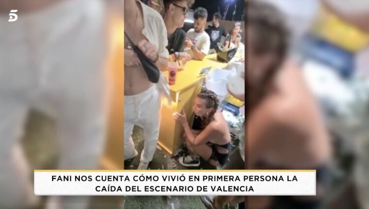 Fani escondida y protegida presa del pánico | Foto: Telecinco