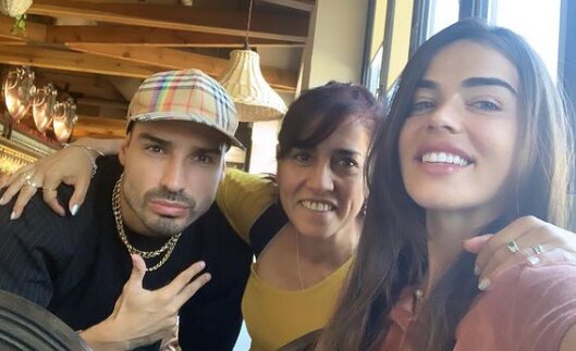 Violeta Mangriñán con Fabio Colloricchio y su suegra/ Foto: Instagram