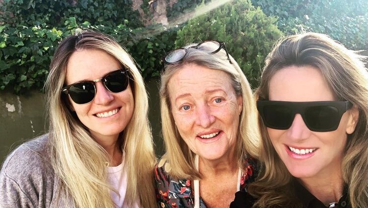 Marianne Sandberg con sus hijas, Alejandra y Andrea Prat | Foto: Instagram