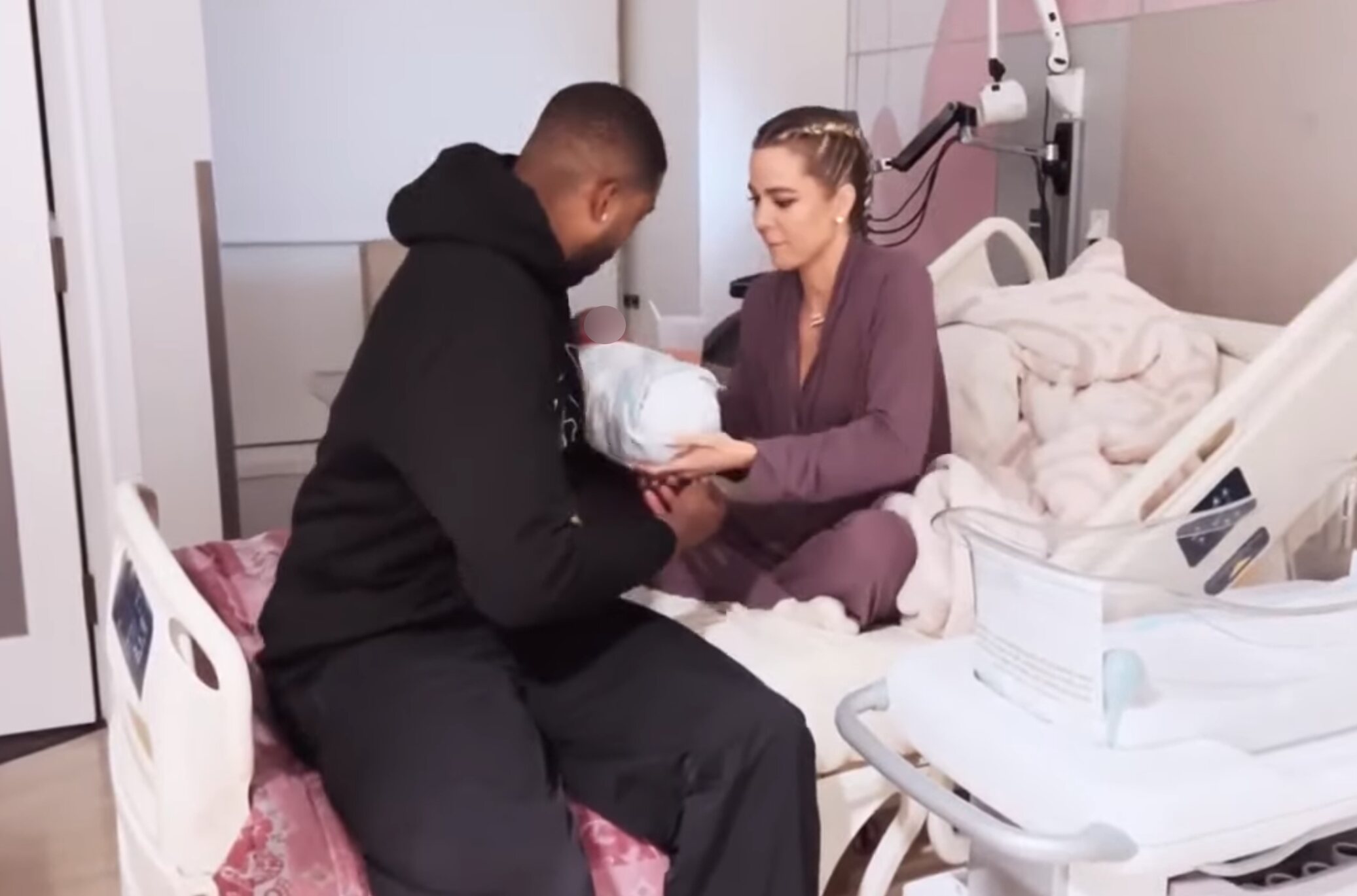 Khloé supo que iba a tener otro hijo con Tristan antes de conocerse la infidelidad | Foto: Hulu