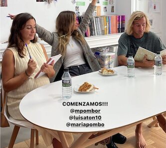 Marta y María Pombo con Luis Giménez/ Foto: Instagram