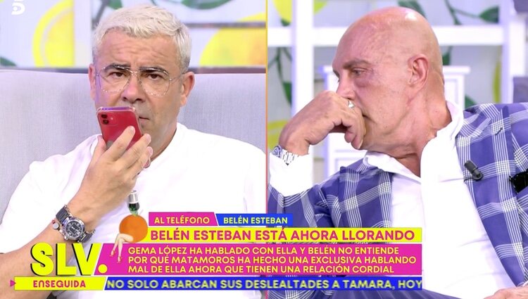 Belén, al teléfono, hablando sobre lo dolida que está con Kiko |Foto: Telecinco