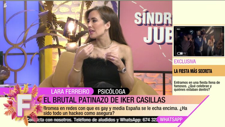 La psicóloga de 'Fiesta' argumentando el porqué de los 'patinazos' de los famosos cuando se jubilan |Foto: Telecinco