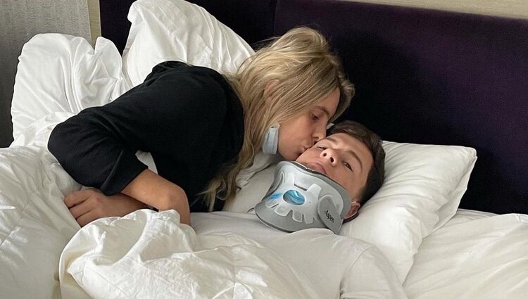 Lele Pons junto a su prometido, Guaynaa, tras un accidente de coche | Foto: Instagram