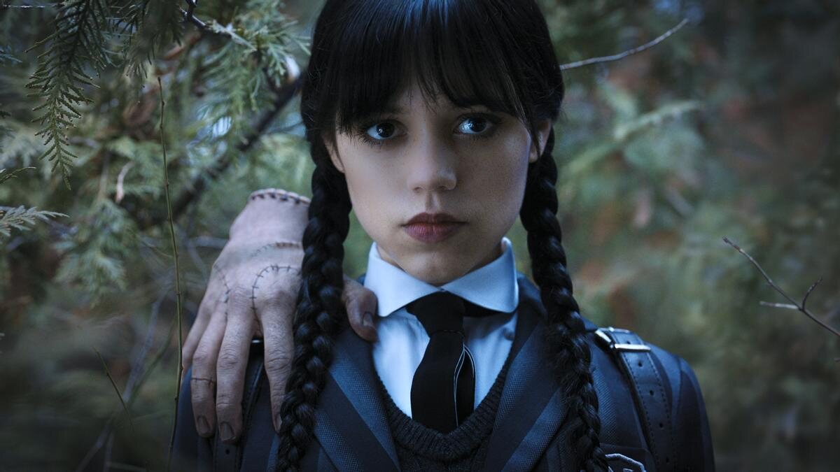 Jenna Ortega dando vida a su personaje de 'Miércoles'