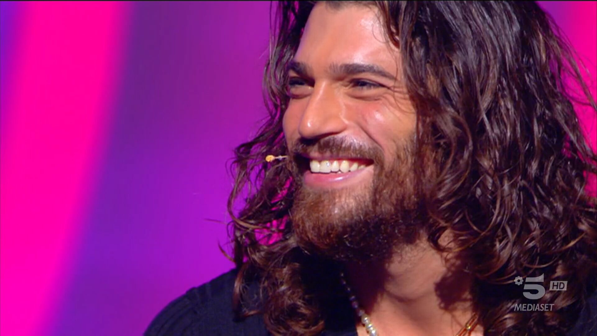 Can Yaman en el programa italiano 'C'è posta per te'/ Foto: Canale 5