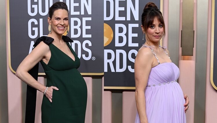 Hilary Swank y Kaley Cuoco presumiendo de embarazo