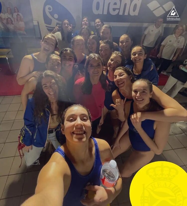 La Reina Letizia con el equipo de waterpolo | Instagram