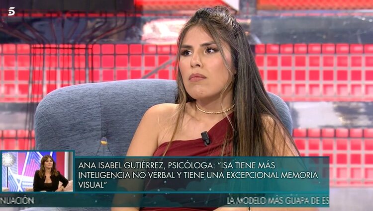 Isa Pantoja se somete a un test de inteligencia en el 'Deluxe' | Foto: Telecinco