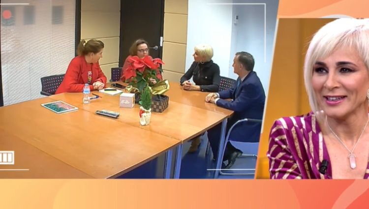 Ana María Aldón en la reunión con la productora/ Foto: Telecinco