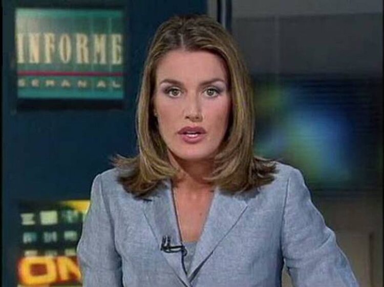 La Reina Letizia cuando fue presentadora de 'Informa Semanal' en el año 2000 | Foto: RTVE.es