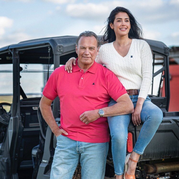 Bertín y su amiga posando para 'El Capote' / Foto: Instagram