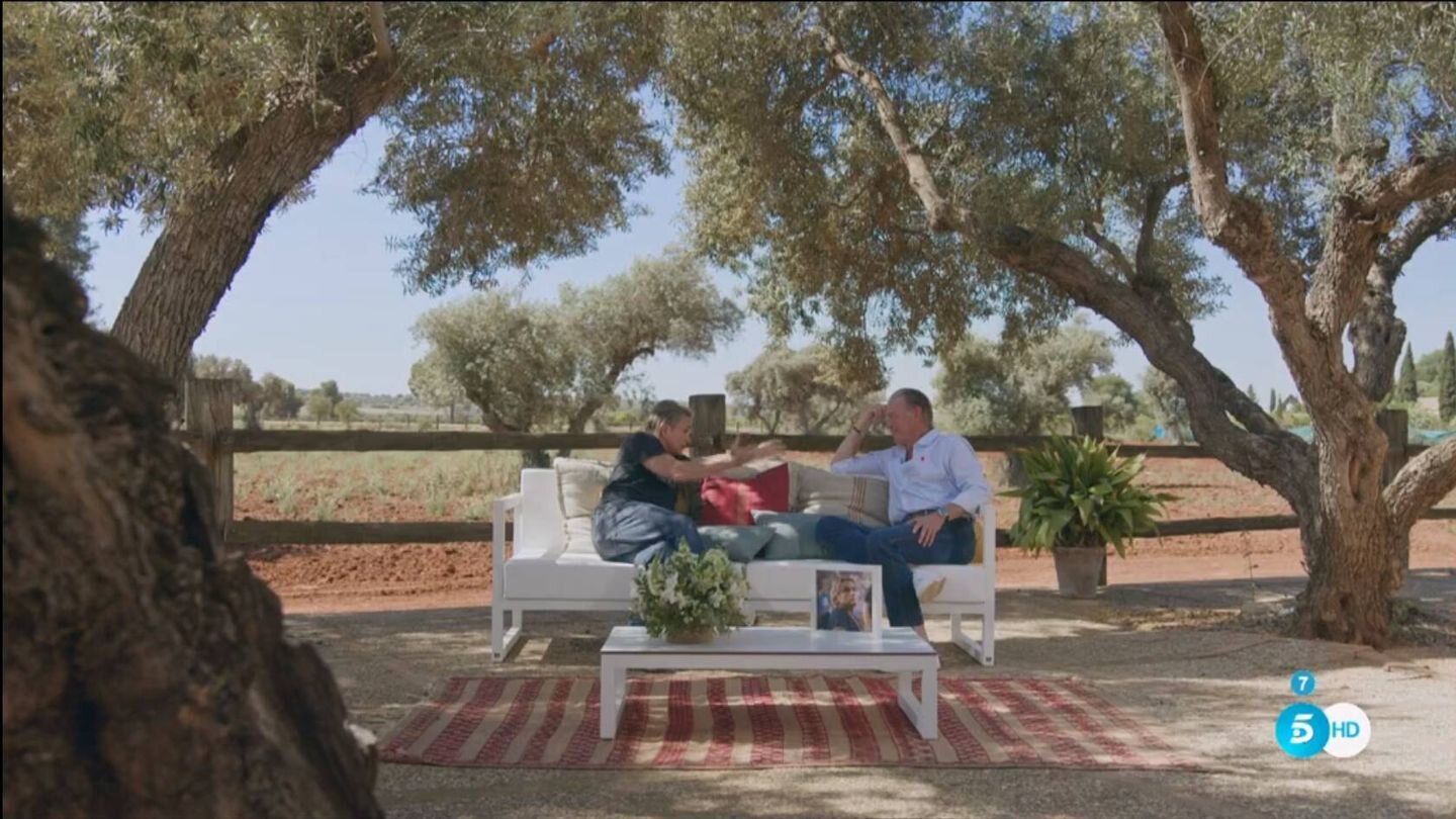 Bertín Osborne hablando con Nacho Cano en 'Mi casa es la tuya'/ Foto: telecinco.es