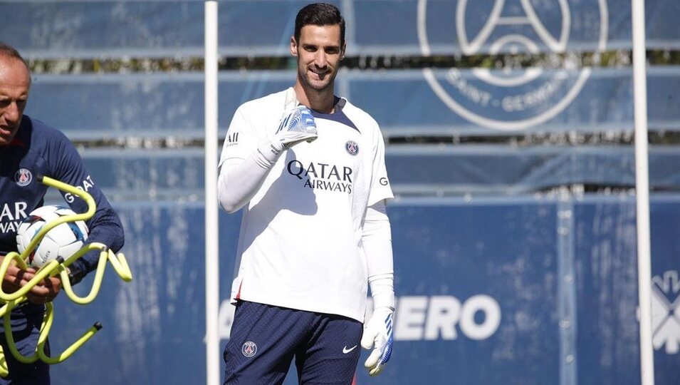 Sergio Rico en el trabajo | Instagram