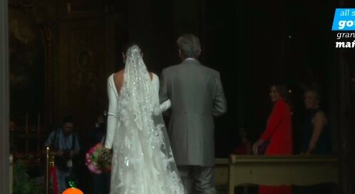 Marta López Álamo entra en la iglesia | Foto: telecinco.es