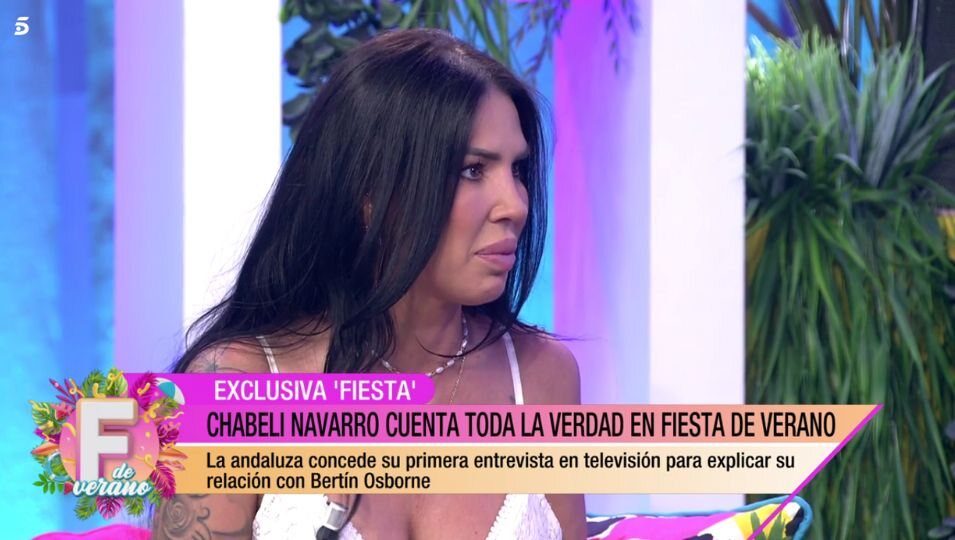 Chabeli Navarro da una entrevista en 'Fiesta de verano' | Fuente: Telecinco.es