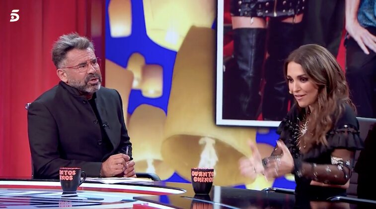 Paula Echevarría charla con Jorge Javier Vázquez en 'Cuentos chinos'/ Foto: telecinco.es