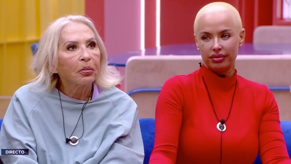 Yiya junto a Laura Bozzo | Foto: telecinco.es