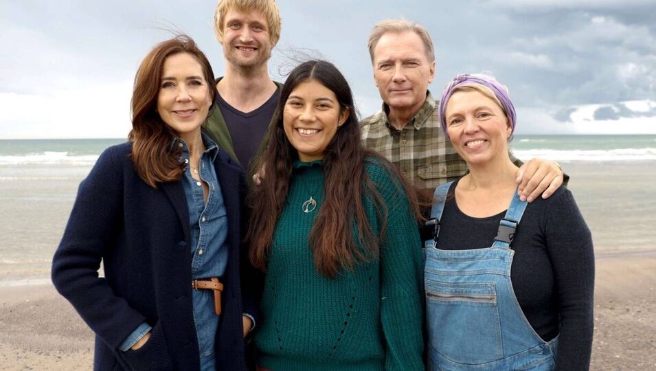 Mary de Dinamarca y Peter Qvortrup Geisling con los tres participantes del programa