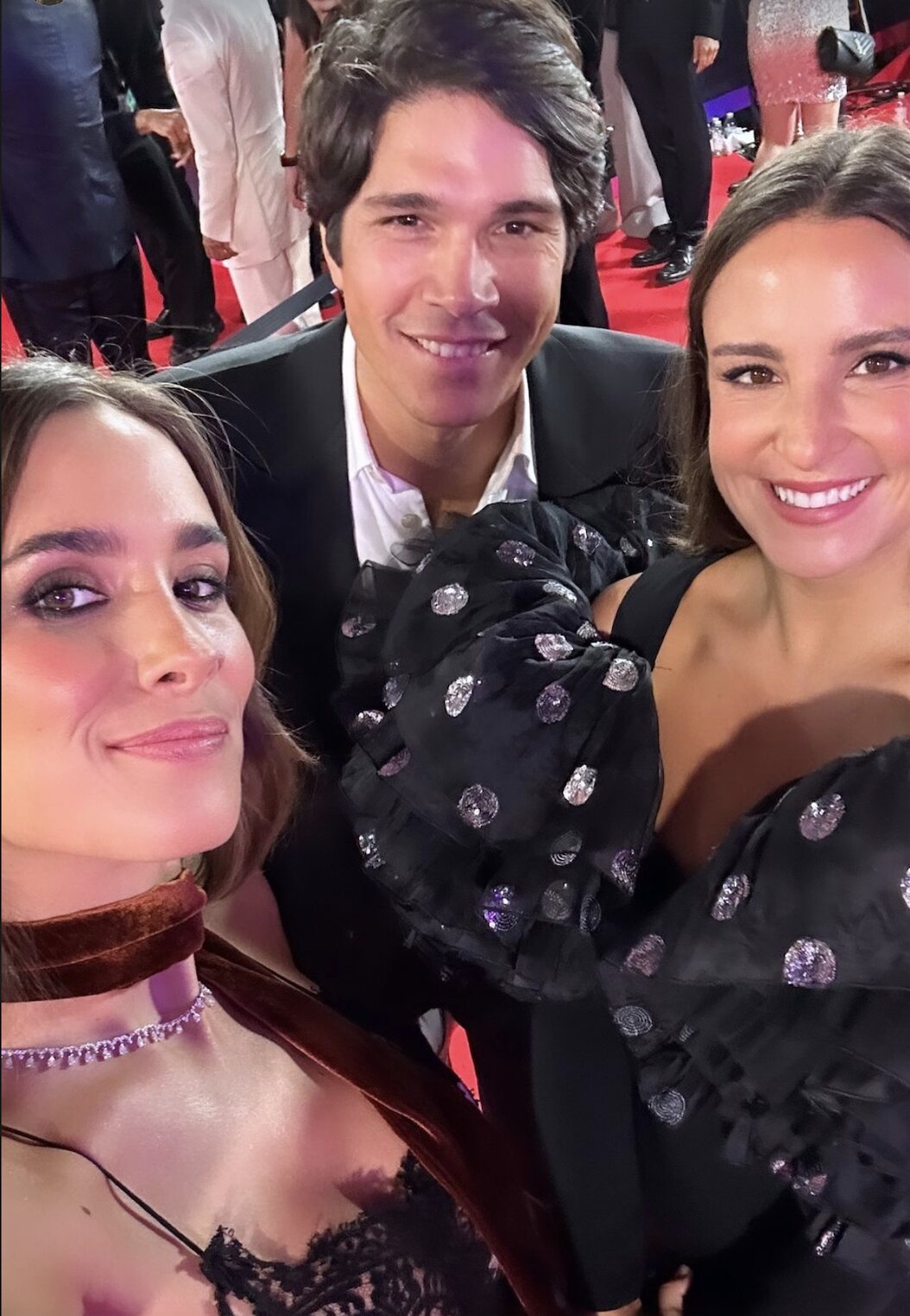 María Pombo, Pablo Castellano y Marta Pombo en la alfombra roja de los Grammy Latinos 2023/ Foto: Instagram