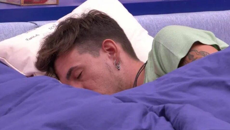 Luitingo duerme al lado de Jessica | Foto: telecinco.es