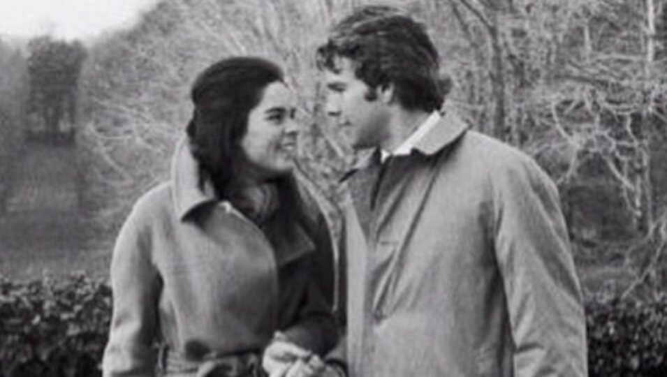 Ryan O'Neal con Ali MacGraw en 'Love Story | Instagram