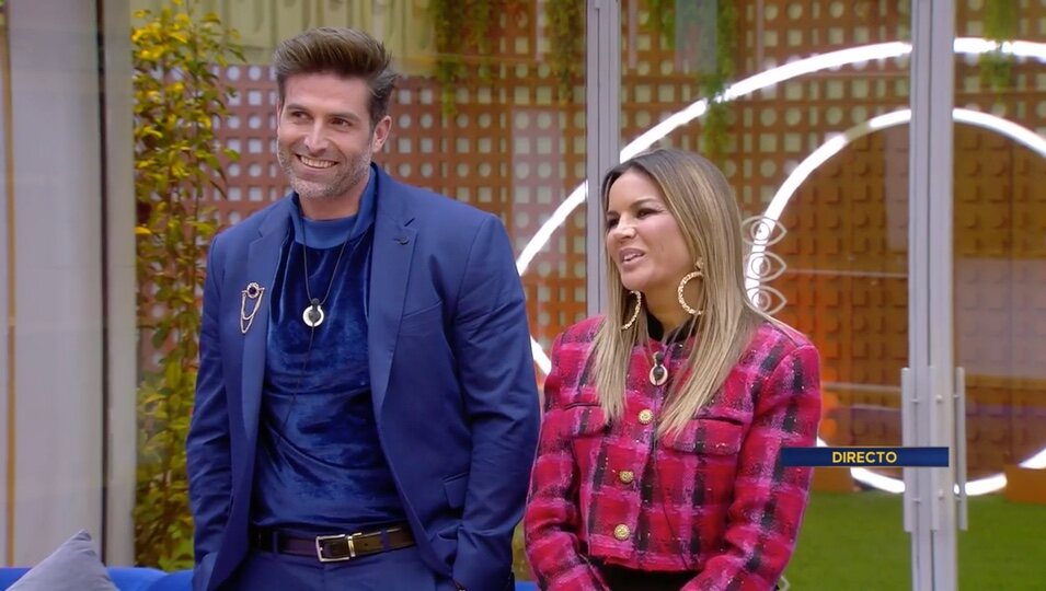 Marta López y Efrén Reyero muy contentos de ser pareja en 'GH DÚO' | Telecinco