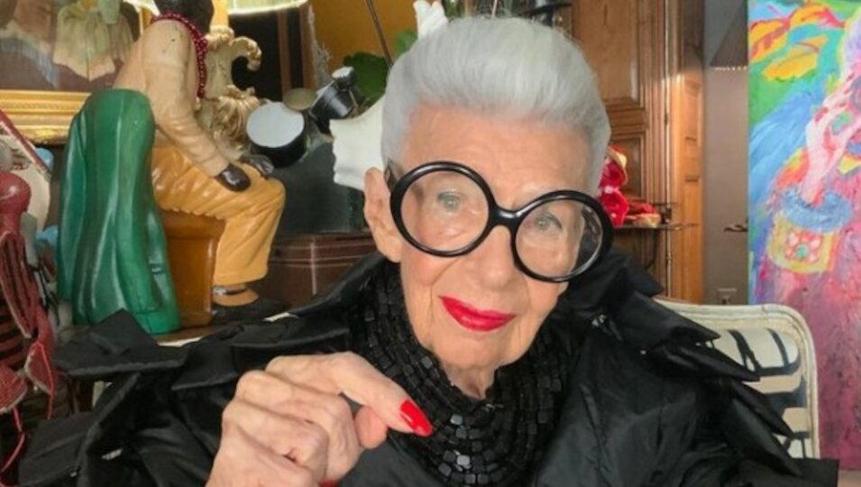 Iris Apfel posando | Instagram