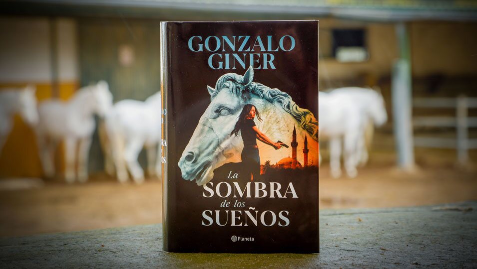 Gonzalo Giner presentó 'La sombra de los sueños' en la Yeguada Cartuja