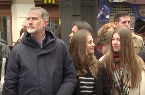 Los Reyes y sus hijas acuden a una procesión de Madrid/ Foto: telecinco.es