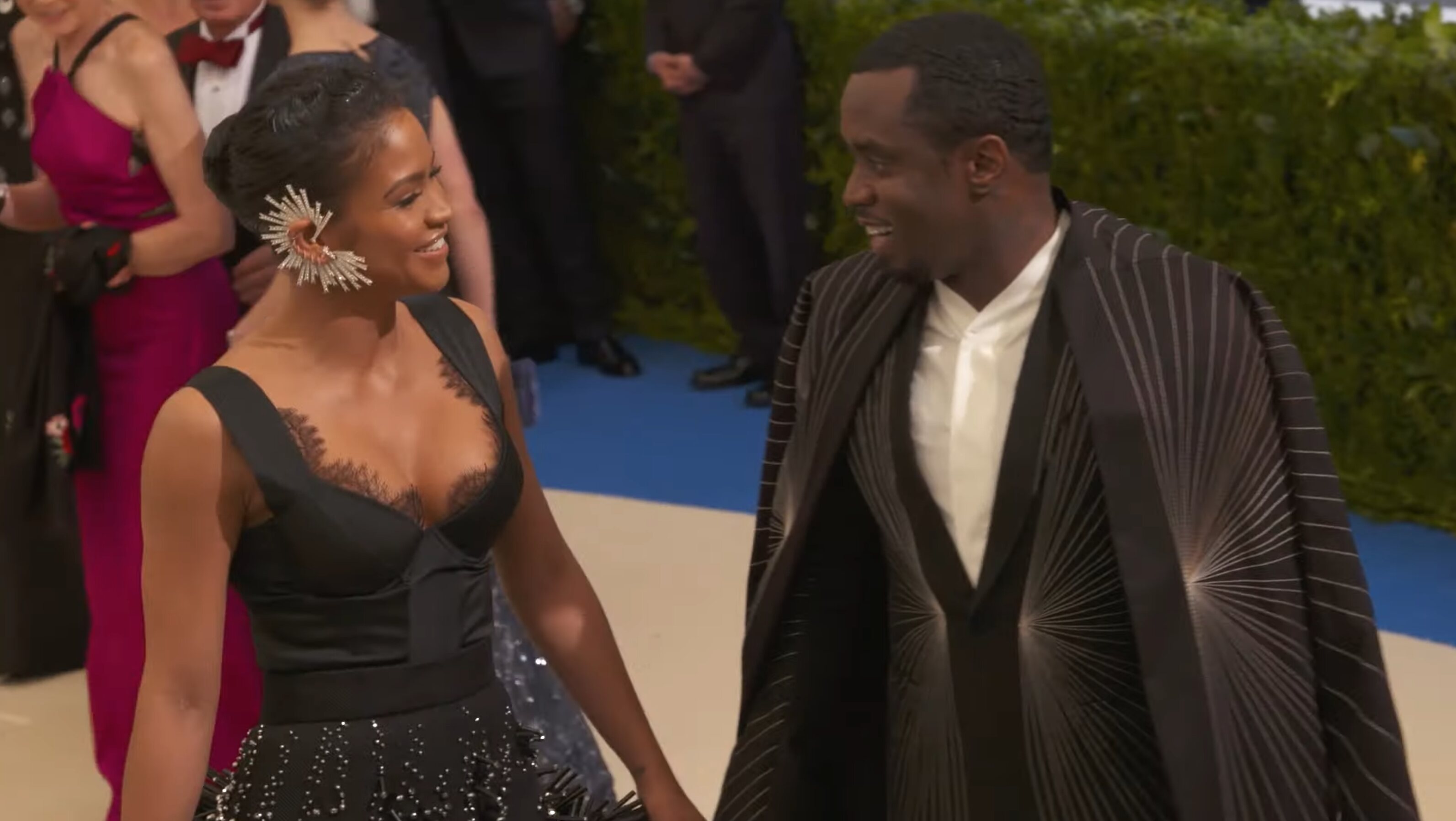 Diddy y Cassie en la MET Gala de 2017 | Foto: Youtube Vogue Magazine