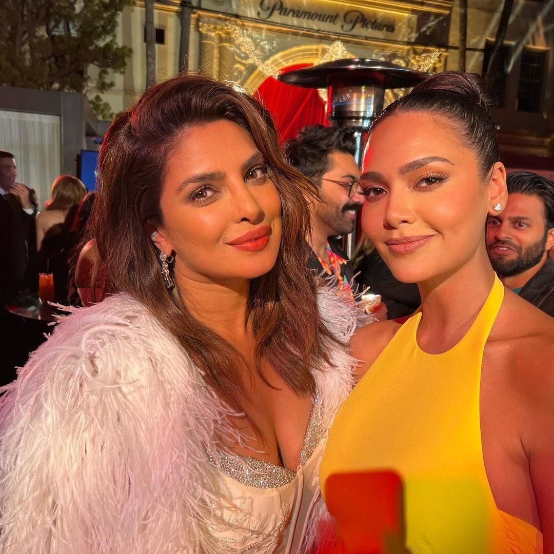 Esha Gupta con Priyanka Chopra/ Foto: Instagram