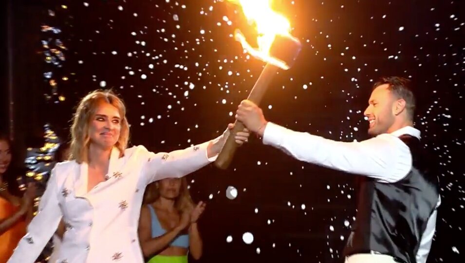 Jorge Pérez recogiendo la antorcha / Foto: telecinco.es