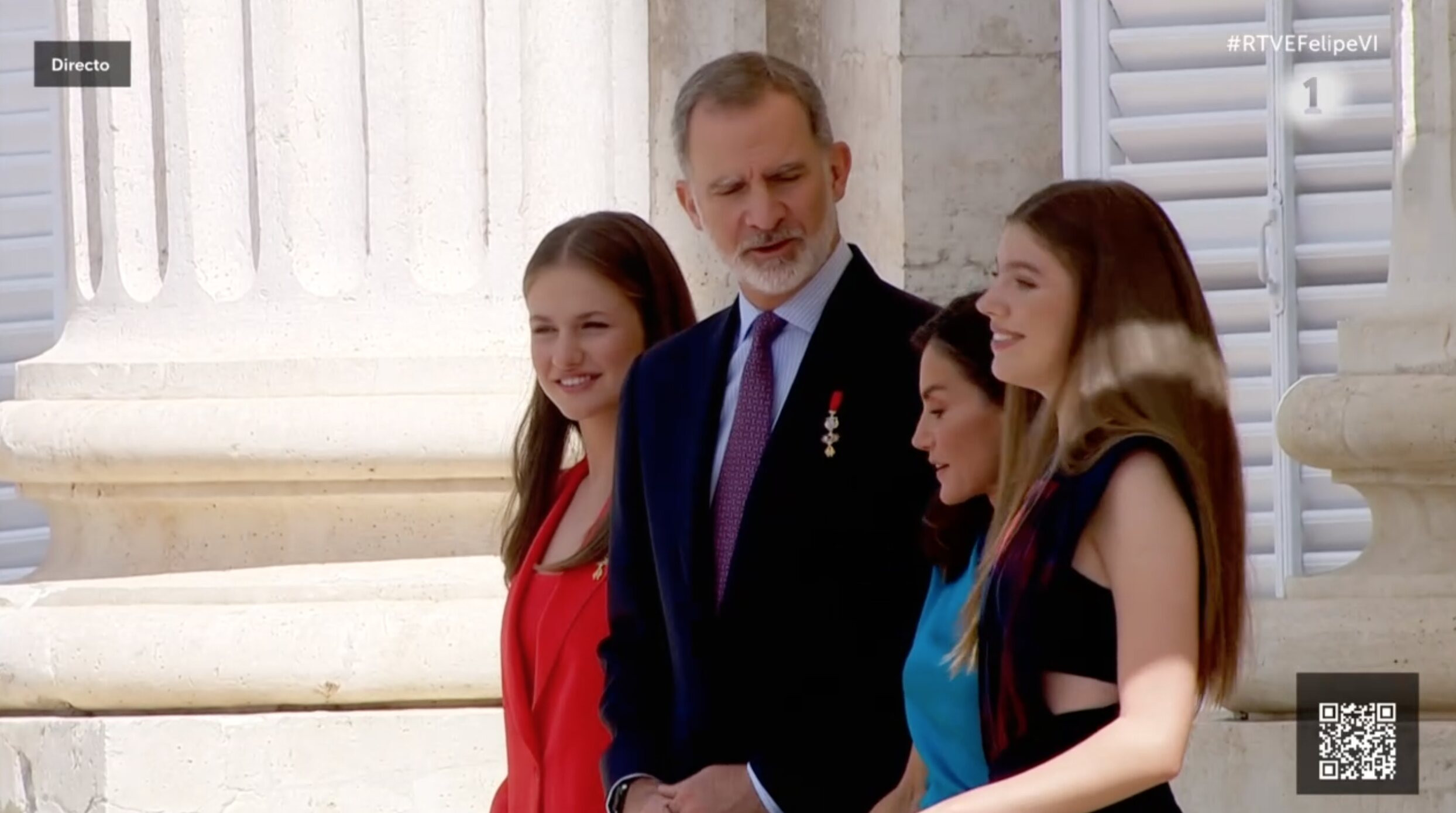 La Familia Real desde el balcón de la Plaza de la Armería