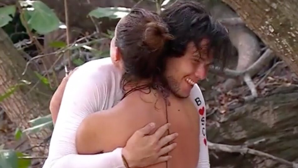 Bosco y Adara se funden en un abrazo / Foto: telecinco.es