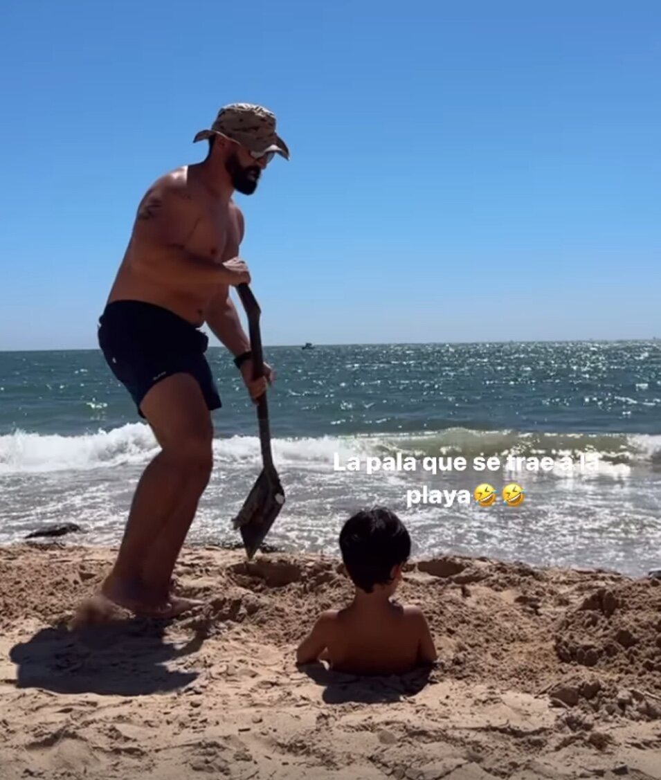 Rocío Osorno y Coco Robatto junto a sus hijos pasando unos días en la playa | Instagram