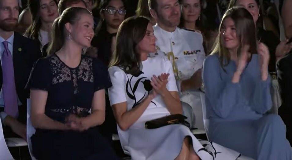 La reacción de la Princesa Leonor y la Infanta Sofía a las palabras de Felipe VI