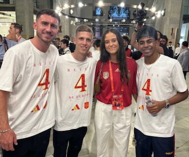 Victoria Federica con Laporte, Dani Olmo y Lamine Yamal/ Foto: Instagram